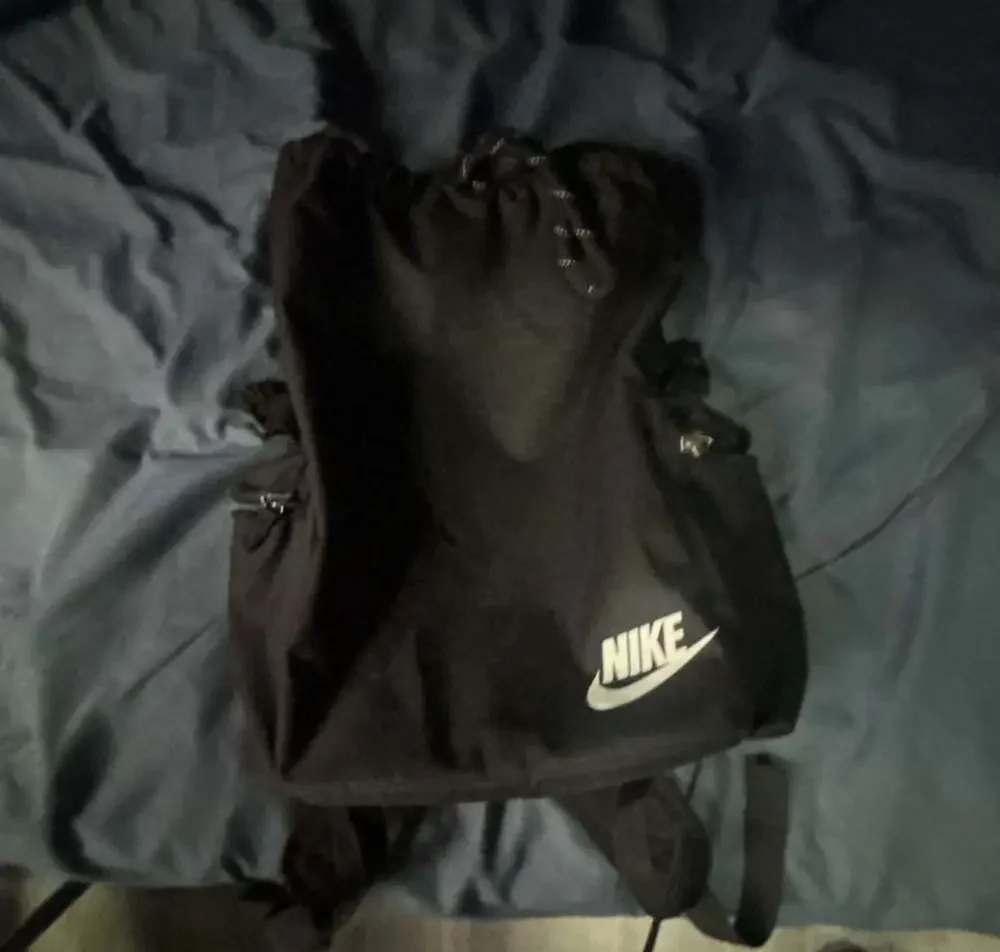 Nike Sportswear Heritage Drawstring Backpack (DV3049-010)